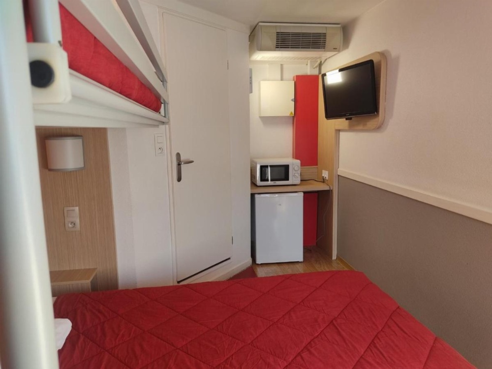 1 Double Bed 1 Single Bed - Essentiel Plus Room